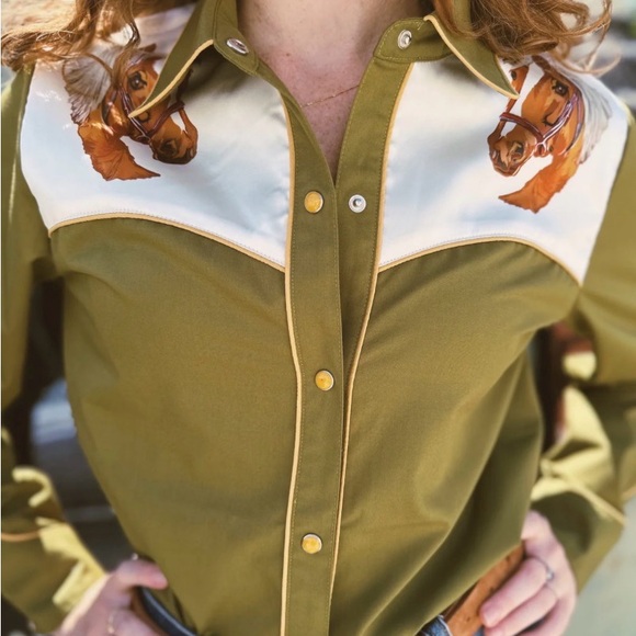 Western Olive Green Shirt with Horse Print - Picture 2 of 8